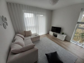 Tranquil Loughton Apartment Retreat
